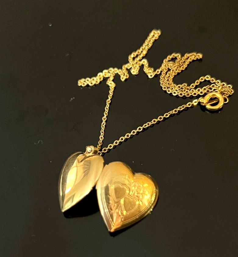 Vintage Gold Tone Double Heart Etched Photo Locket Pendant