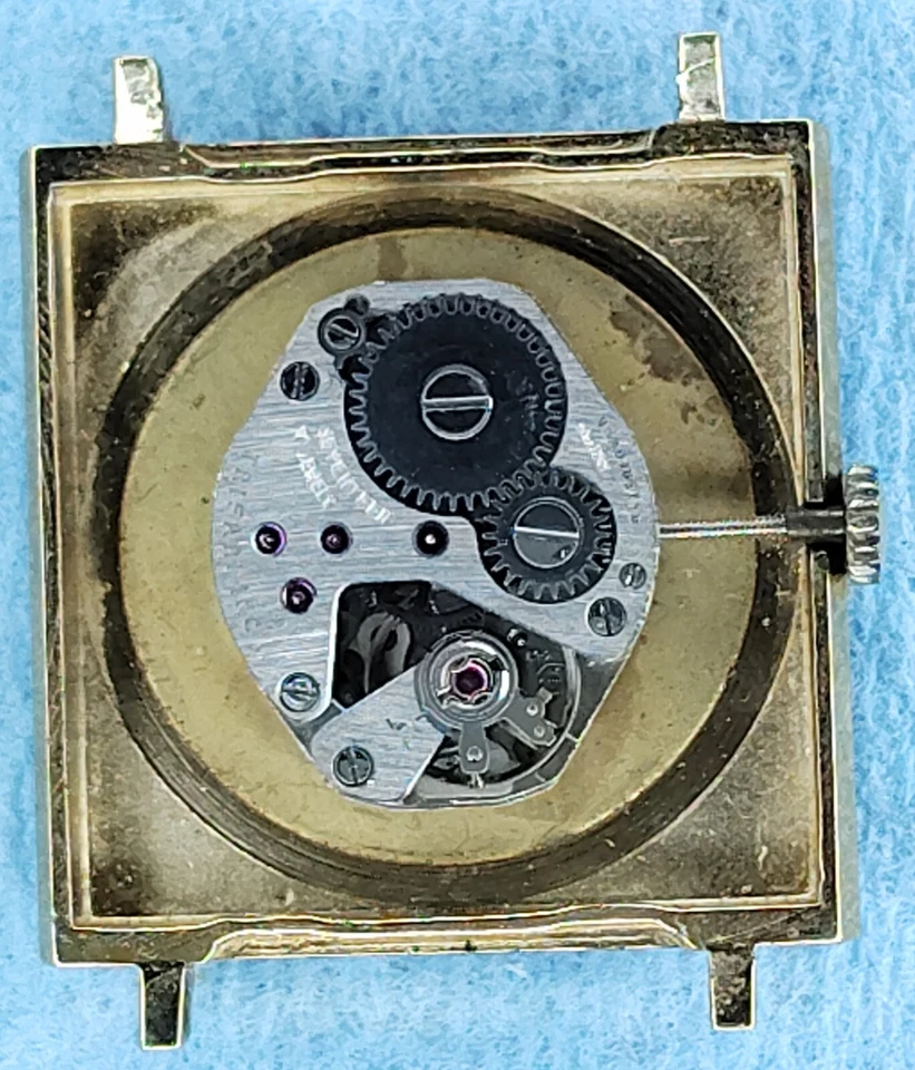 Reloj Manual C1162 Hombre Vintage Trifari Tanque Cuadrado Funciona Rápido Como Está Lote Foto 3 de 4