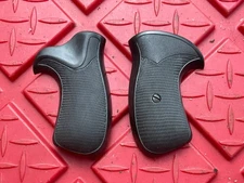 Vintage PACHMAYR Ruger Security Service Speed Six 6 Black Rubber Grip & SCREW
