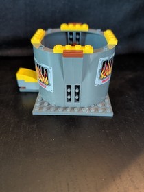 LEGO #7596 TOY STORY 3 - Trash Compactor Escape Please Read