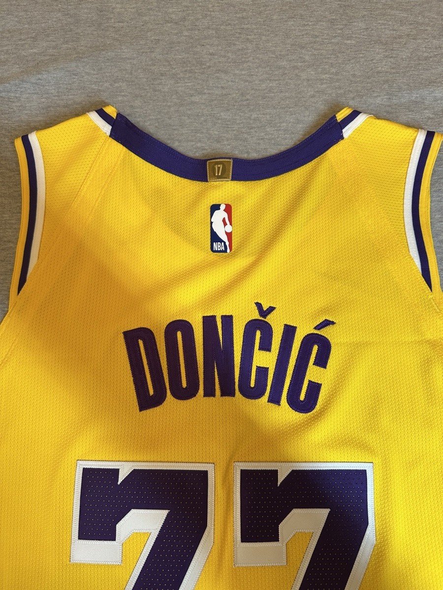 Lakers DONČIĆ 77 ＋25年プレーオフ観戦限定Tシャツ付き Lakers DONČIĆ 77 ＋25年プレーオフ観戦限定Tシャツ付き Luka