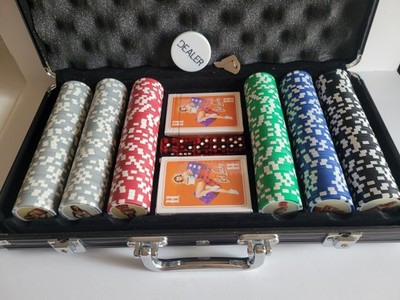 HOOTERS Get Lucky Poker Chip Set, Aluminum Case, Dealer Button, Dice, Complete