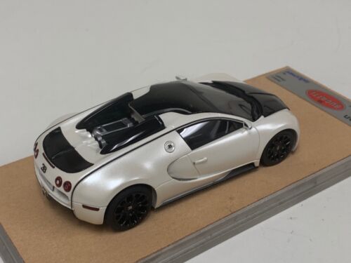 1/43 Looksmart Bugatti Veyron Grand Sport in White and Black custom Base A2001 - Picture 5 of 11