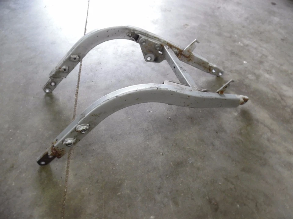 铃木 GSX1100F GSX 1100 KATANA 库存原始设备制造商发动机摇篮框架下管 88-93 — 第 2/4 张图片