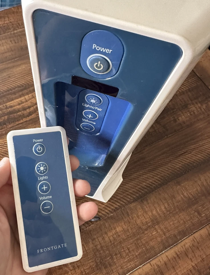 Frontgate Wireless Speaker With Remote And Dock Transmitter Works - Image 3 of 4