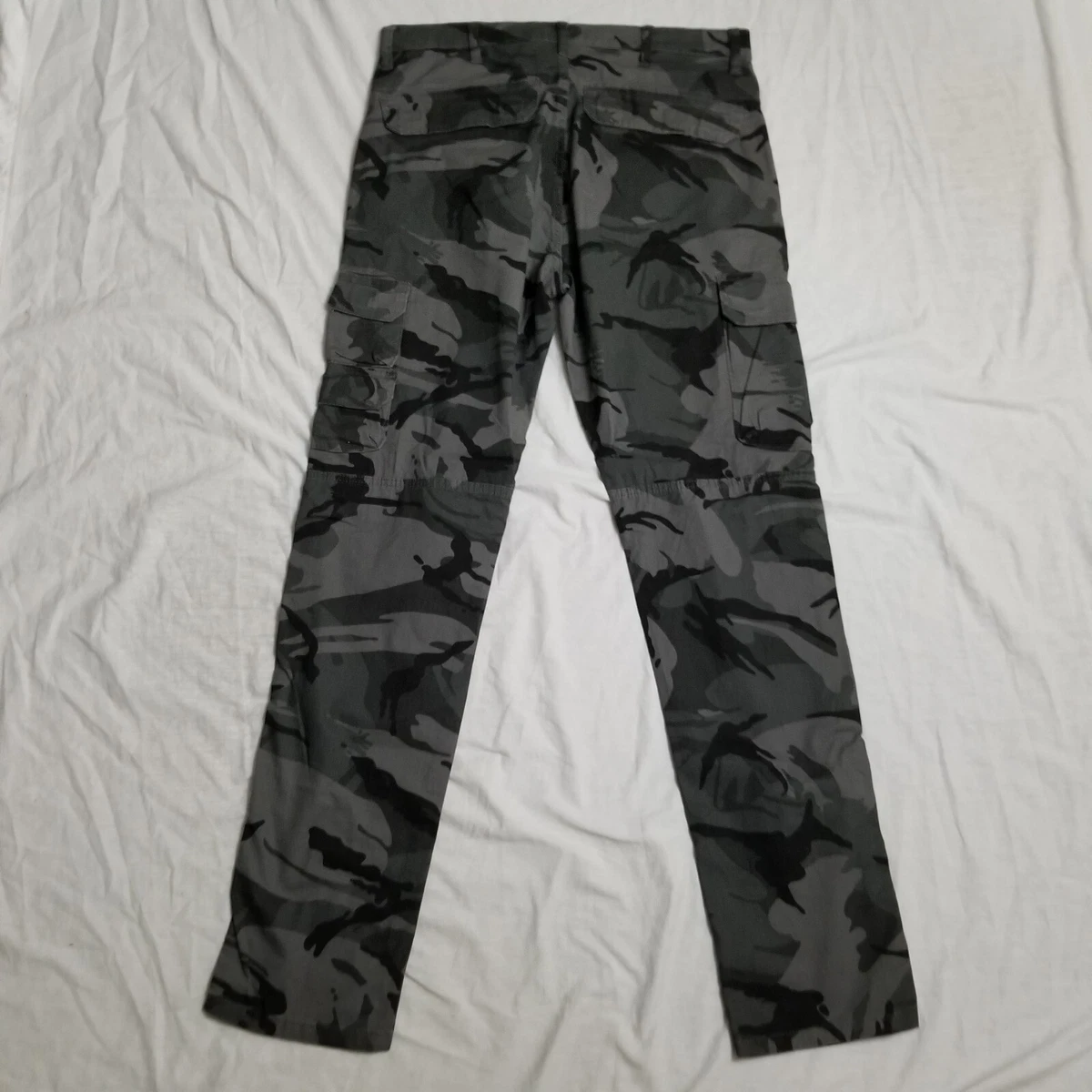 NEW Wrangler Gray Camo Cargo Pants Regular Taper Black Camouflage Size 34x34