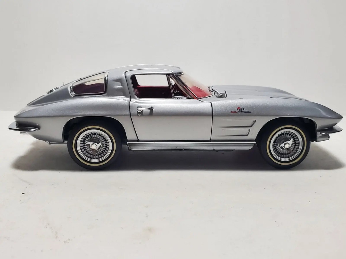 Franklin Mint 1963 Chevrolet Corvette 1:24 Diecast Car for sale