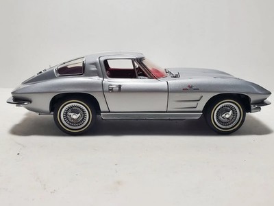 Franklin Mint 1963 Chevrolet Corvette 1:24 Diecast Car for sale