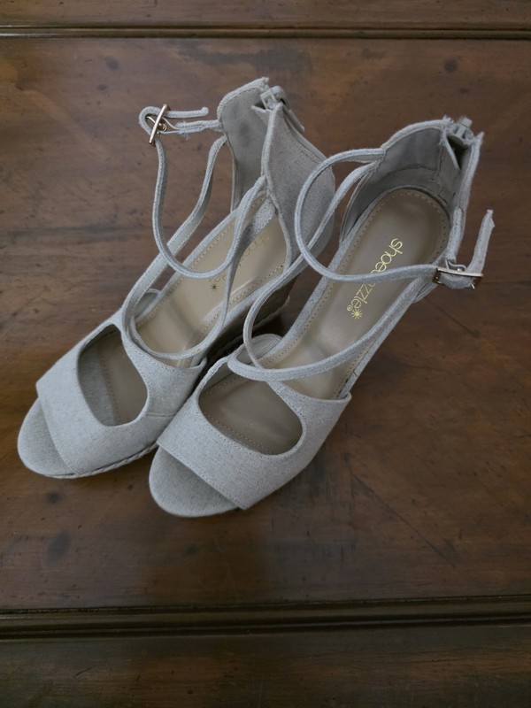 ShoeDazzle Naia Heels Sz 8.5