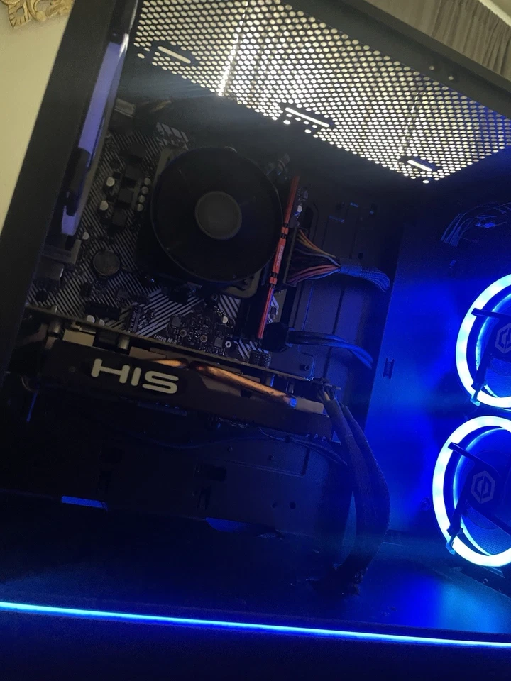 PC de escritorio para juegos Foto 4 de 4