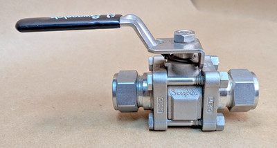   NEW SWAGELOK 3/4'' 60 SERIES GENERAL PURPOSE BALL VALVE STAINLESS SS-63TS12