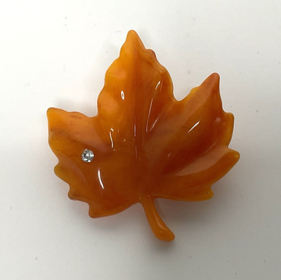 Vintage Avon Dew Touch Maple Leaf Pin Brooch 566