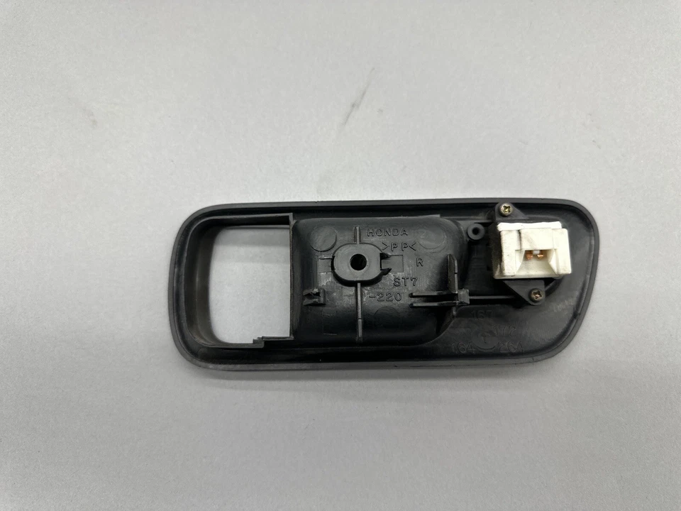 94-01 Acura Integra lado derecho pasajero interior manija puerta bisel cubierta ST7-220 Foto 4 de 4