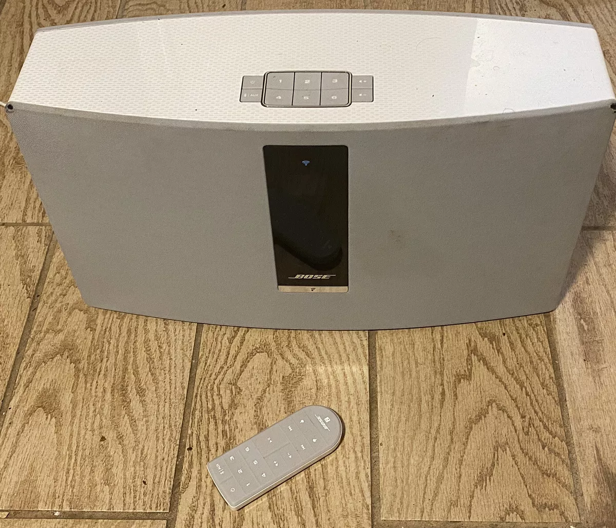 Bose SoundTouch 30 Series III Wireless Bluetooth Music System White 120 V US !!