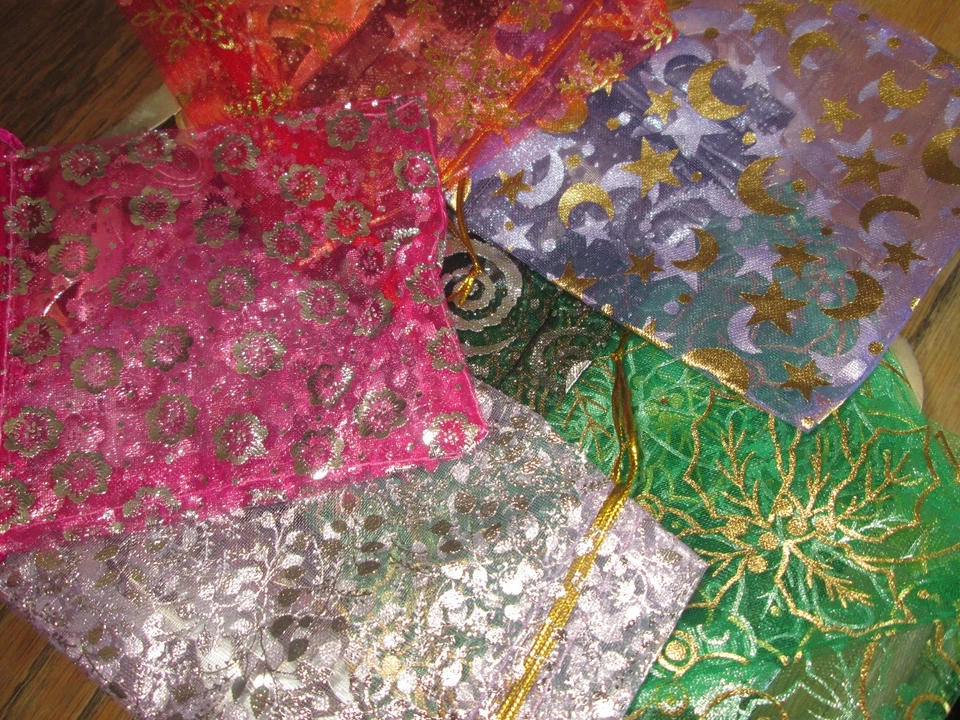 50 ORGANZA BAGS, GIFTS PACKING ASSORTED COLORS  SIZE 12 X 9 CM - Image 2 of 4