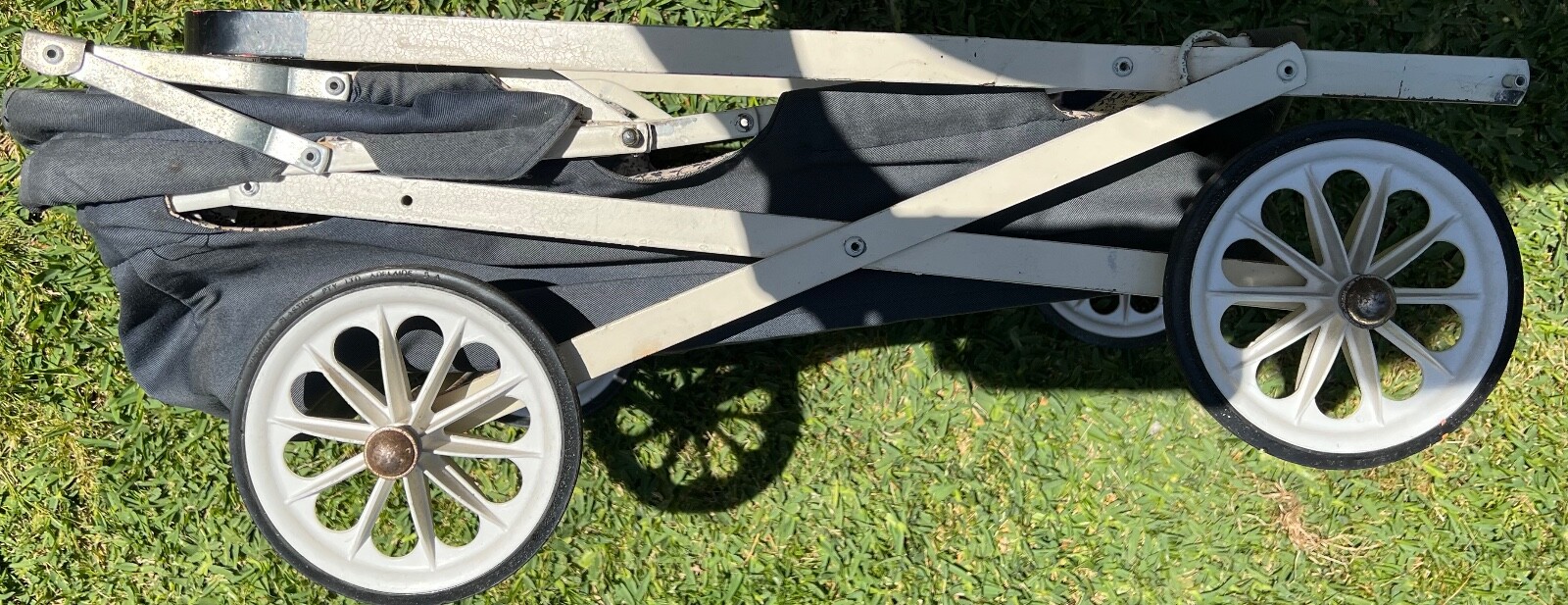 vintage dolls prams 70's  vintage push pram collapsable metal frame & cloth