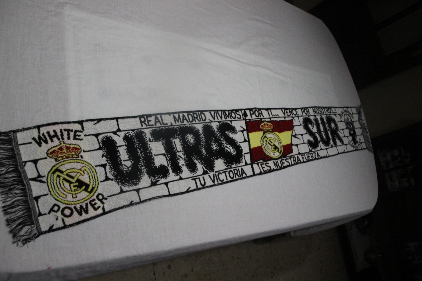 BUFANDA REAL MADRID SUR WHITE POWER MUY ANTIGUA Y COTIZADA SCARF | eBay