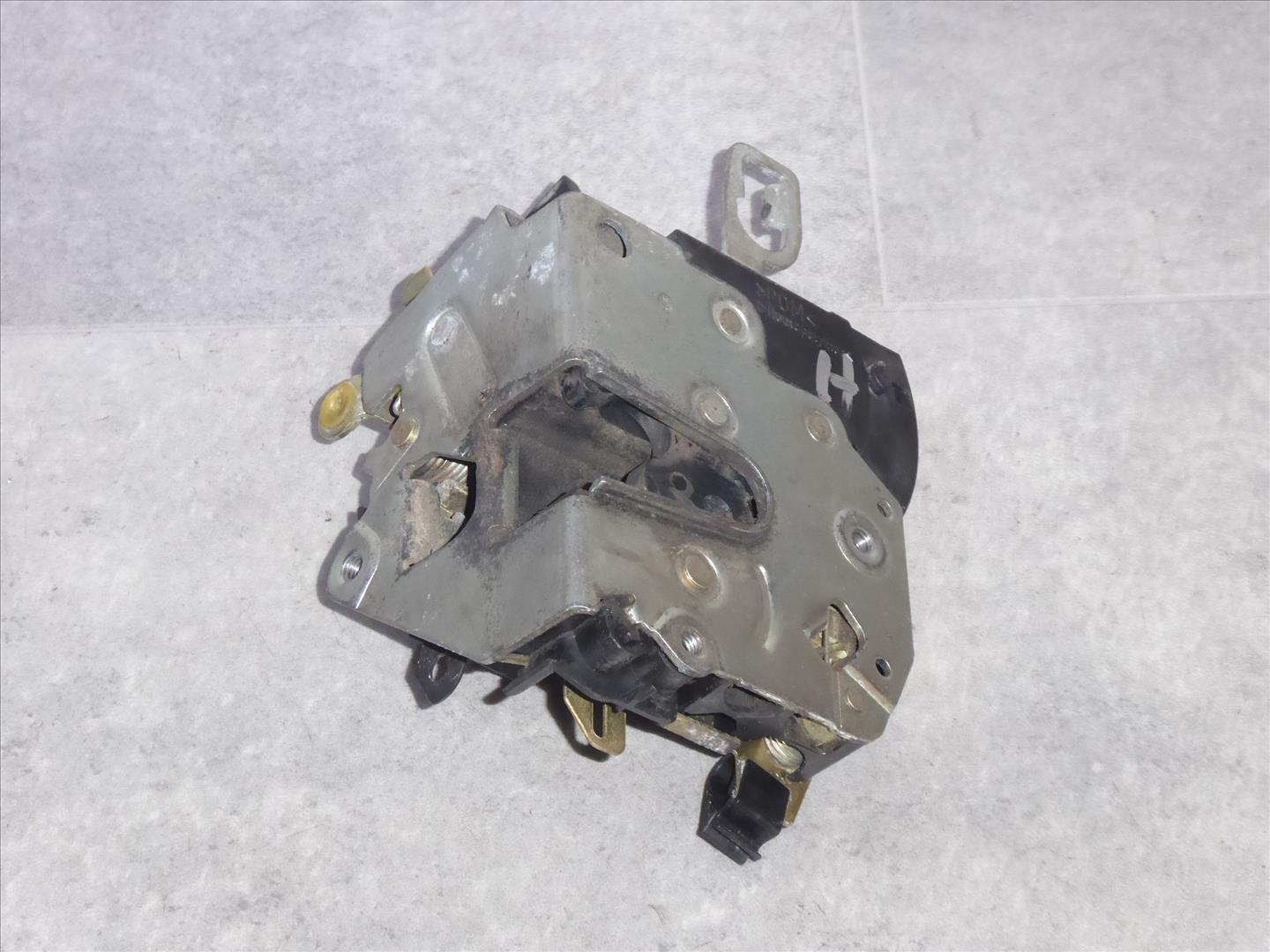 BMW E36 318is Drehfallenschloss vorne rechts 51218169046 online 