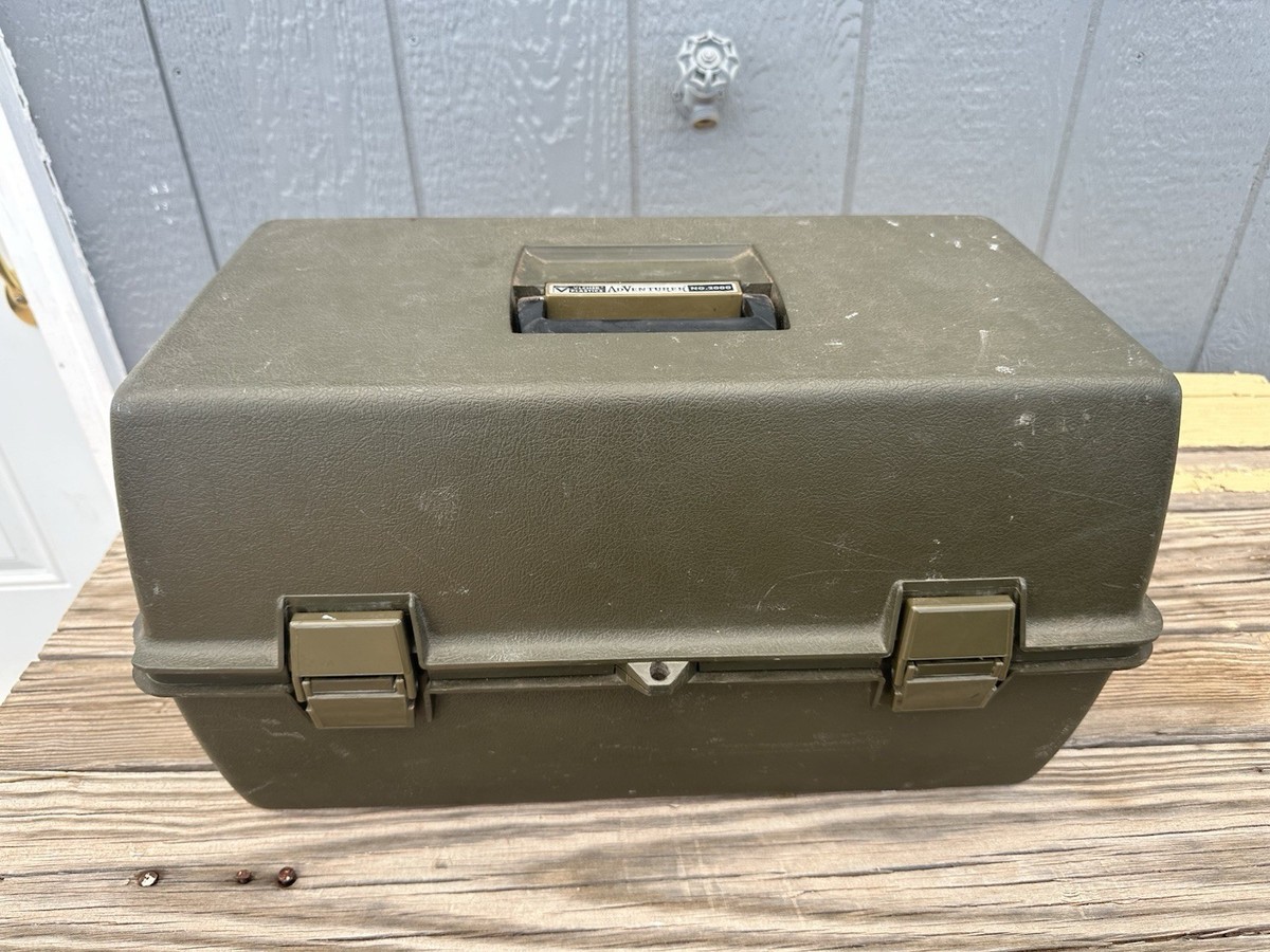 Vtg #2000 Adventurer Fishing Tackle Box V VLCHEK Plastics W Tray