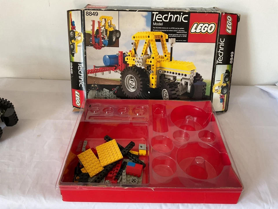 LEGO Technic 8849 Tractor, photo 2 of 5
