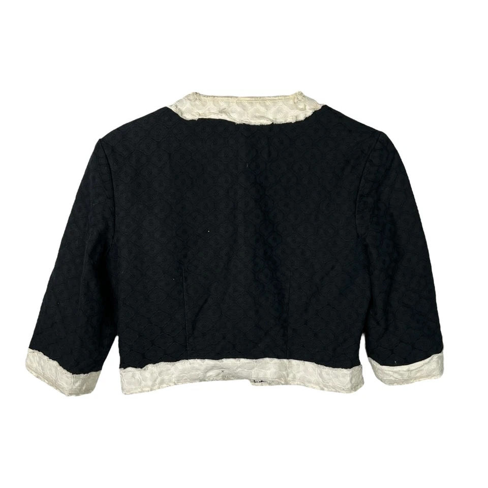 Chaqueta Corta Trina Turk Negra Blanca Texturizada De Colección Y2K Borde en Contraste Flor 8 Foto 2 de 4