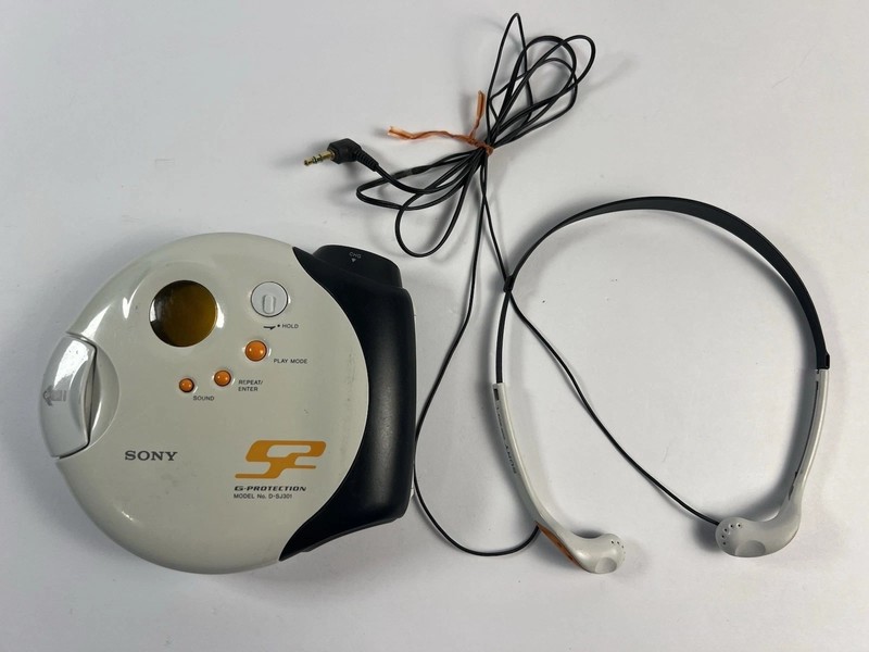 Sony Walkman D-SJ301 G2 G-Protection Portable CD Player with Headphones TESTED