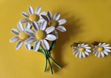 Vintage Yellow and White Daisy Flower Enamel Pin & Clip On Earrings Groovy 70s