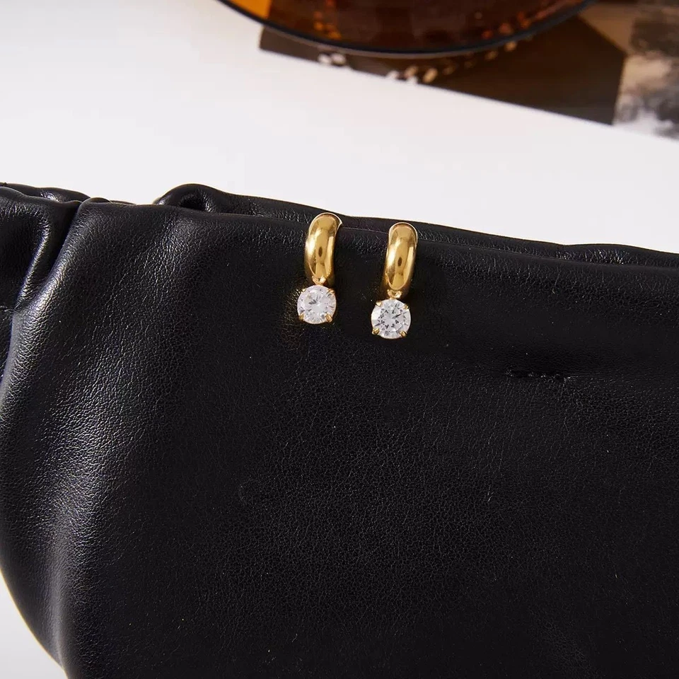 1 Par Mujer Chapado en Oro 18K Circonita cúbica Forma de C Huggie Aro Pendiente Brazalete Antideslustre Foto 3 de 4