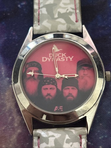 Duck Dynasty Pink Dial Gray Camo Band Women’s Quartz Watch