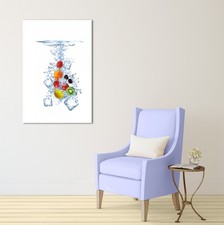 Wallario Premium Glasbild Wandbild Obst-Eiswürfel-Mix Wasser weißem Hintergrund