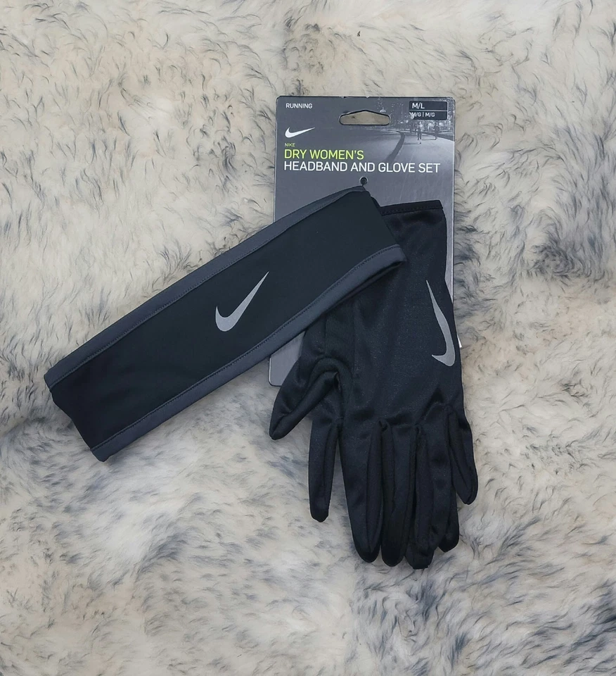 NUEVO CON ETIQUETAS CONJUNTO DE DIADEMA Y GUANTES PARA CORRER NIKE DRY PARA MUJER LOGOTIPO M/L NEGRO CON GRIS  Foto 2 de 4