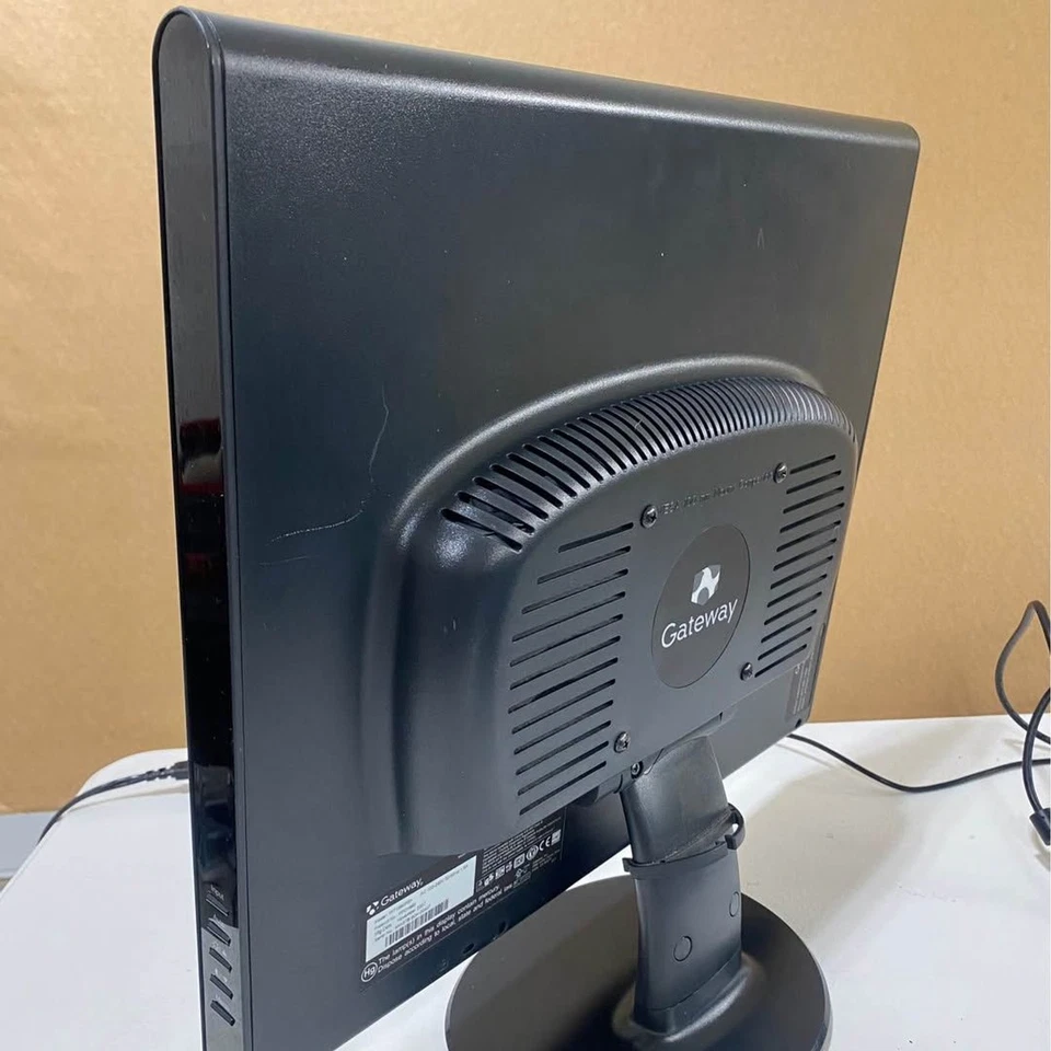 Gateway FPD1965 19” LCD Monitor - Image 4 of 4