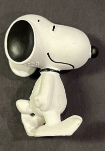 MINT 2014 2” SCHLEICH PEANUTS SNOOPY WALKING #22001 Germany Charlie Brown