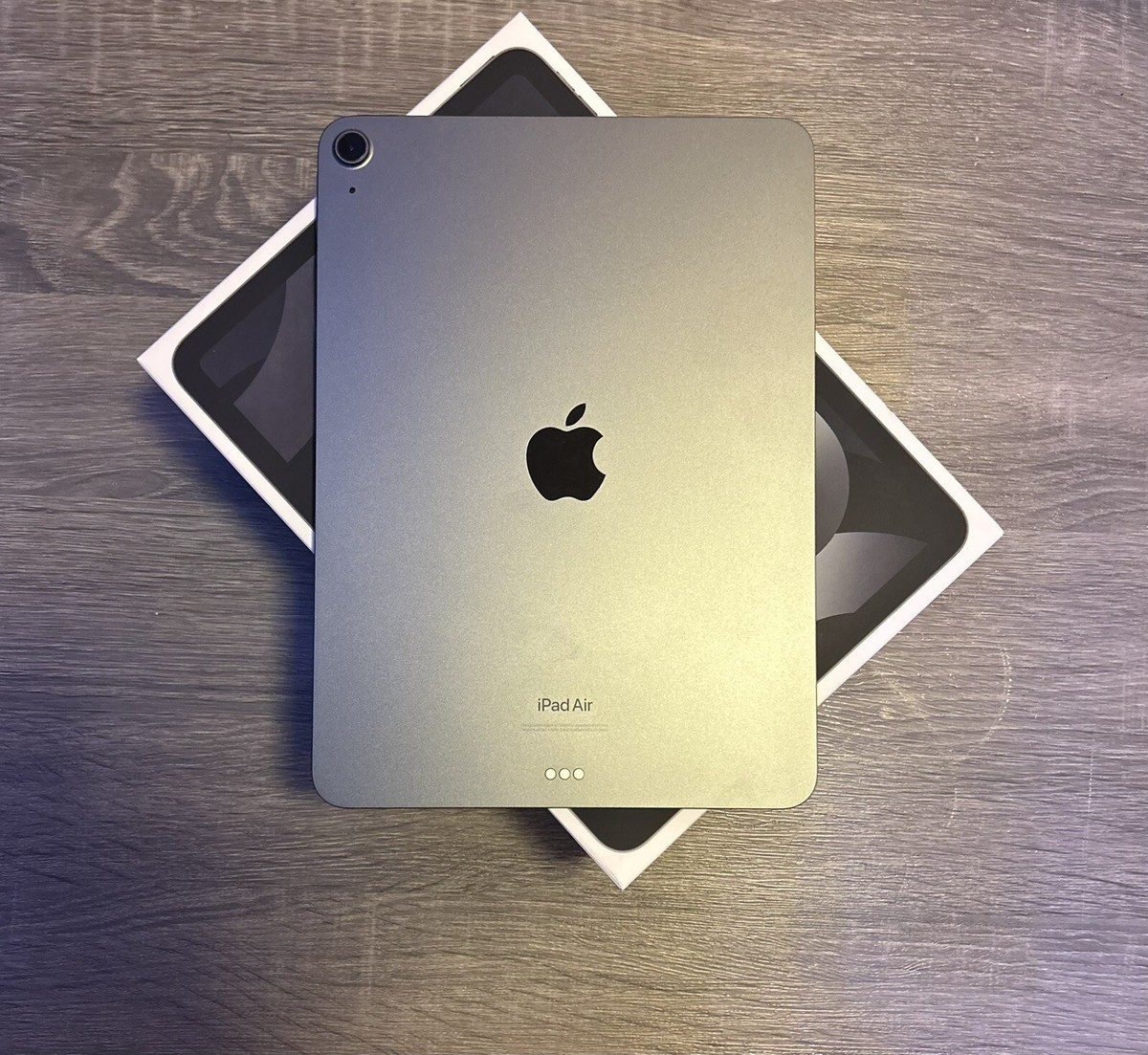 Apple iPad Air 5th Gen. 64GB, Wi-Fi, 10.9in - Space Gray (OPEN BOX