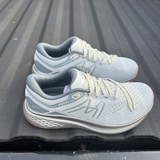 Karhu Synchron Hivo 2.0 Womens Running Shoes Gray Athletic Sneakers Size 7.5