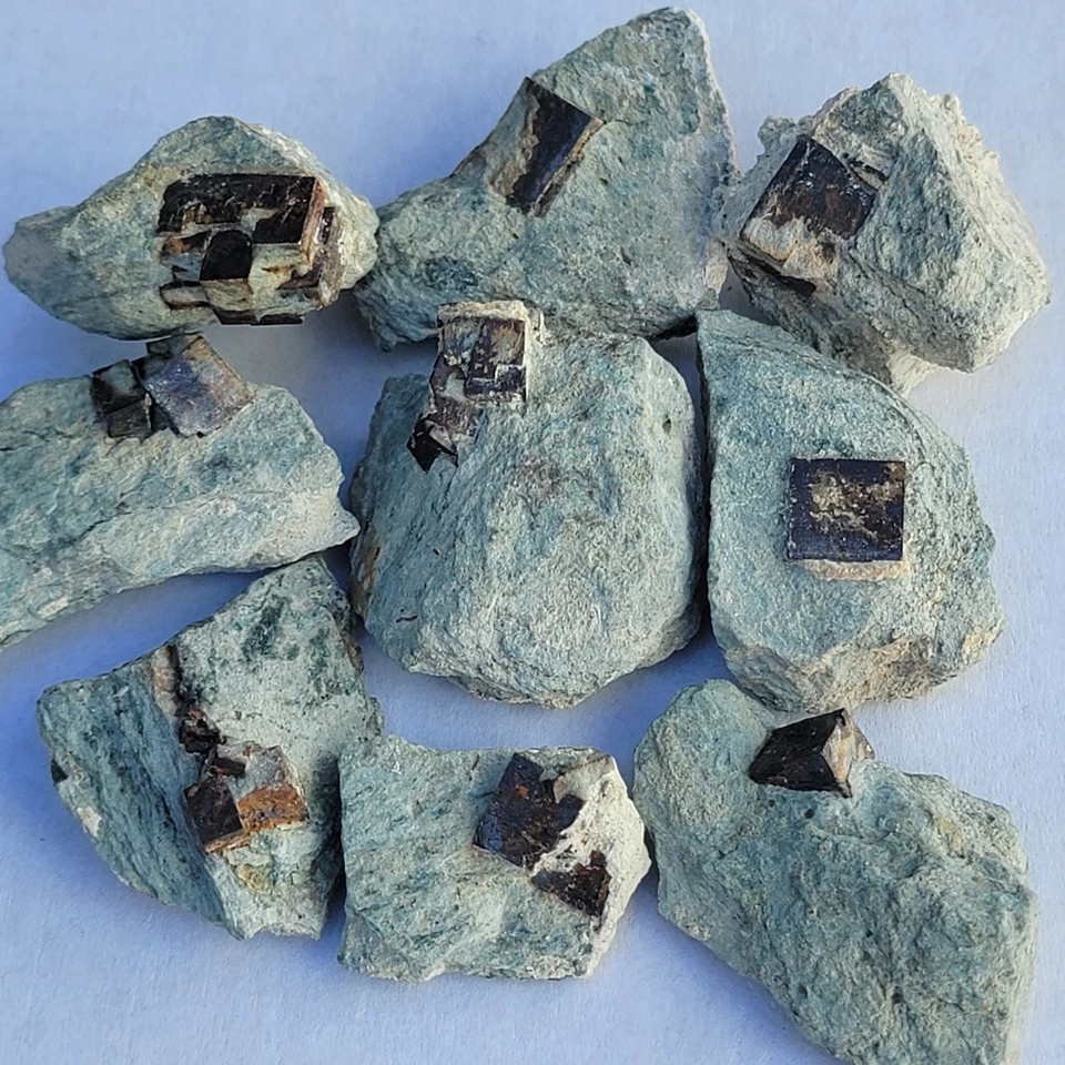 Natural Cubic Limonite after Pyrite Pseudomorph Crystals on Matrix Lot 117 g - Image 3 of 4