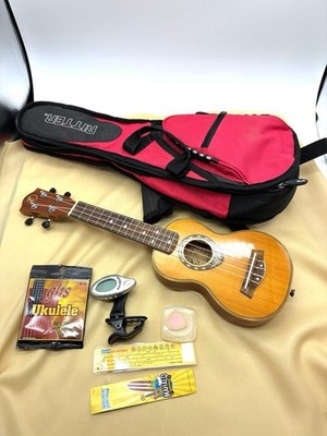 IZ LA02-21 Ukulele with Many Accessories and Ritter Guitar Case