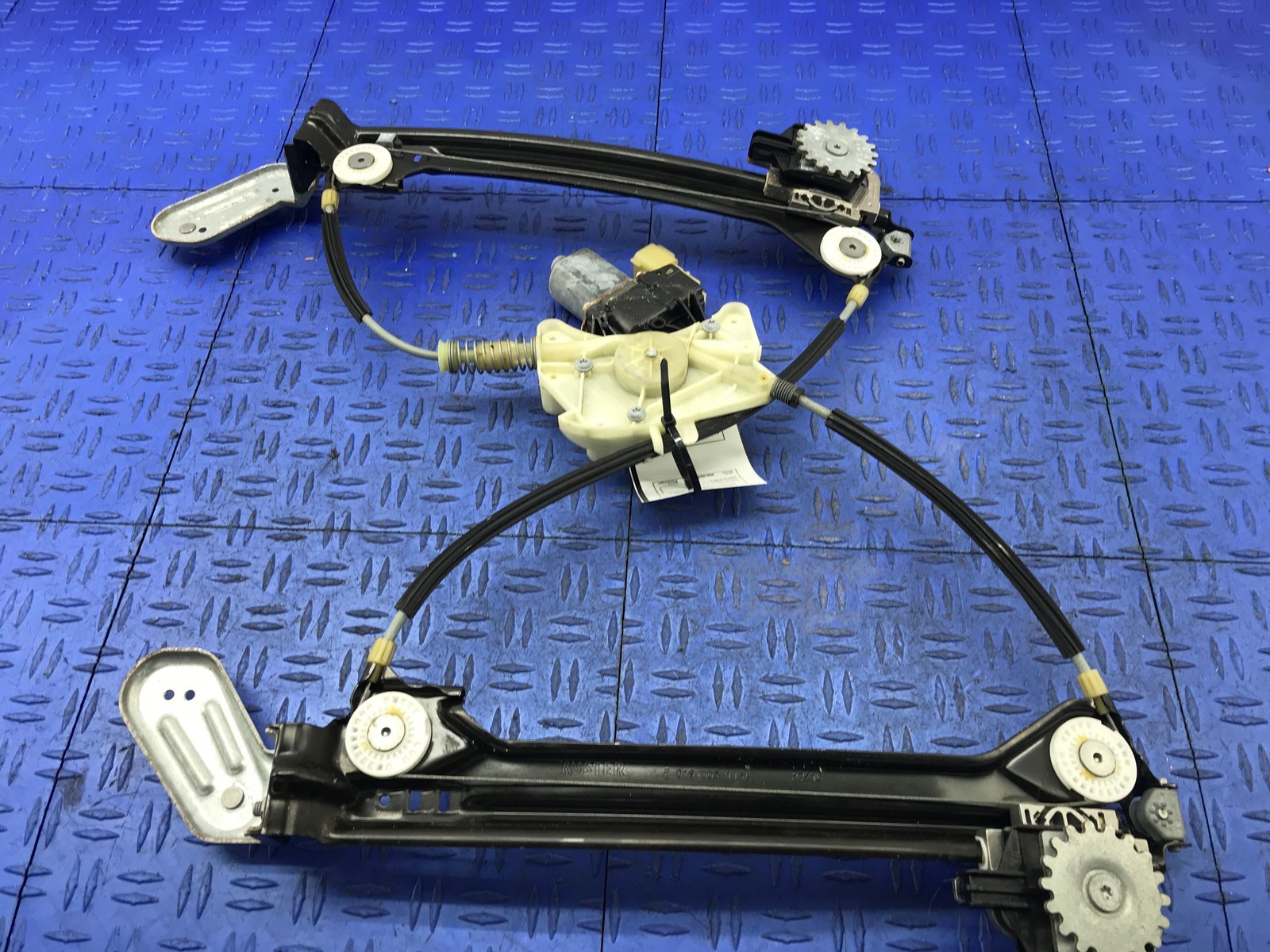 2014-2021 MASERATI QUATTROPORTE REAR LEFT DOOR WINDOW GLASS REGULATOR W/MOTOR