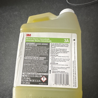 3M Neutral Cleaner Concentrate 3A Floor Cleaner Unscented 0.5 GAL (1.9 Liters)