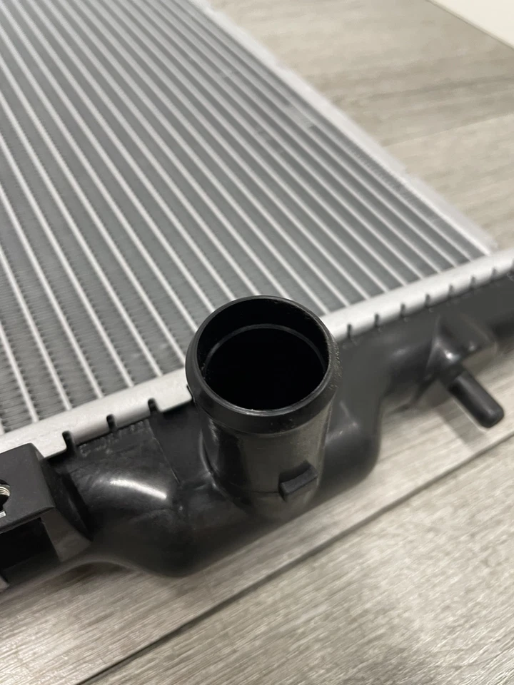 Carquest 432511 Premium Radiator: With Transmission Oil Cooler - Image 3 of 4