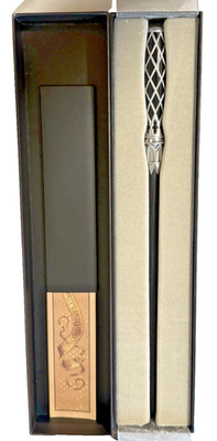 Harry Potter Interactive Wand   Universal Studios 2nd Gen Black/Sil   New in Box