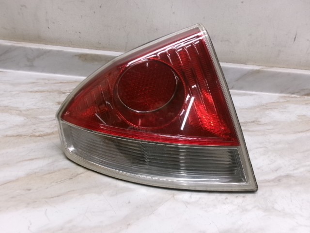 190848 03 04 05 06 07 Maserati Quattroporte Right Rear Tail Light Lamp