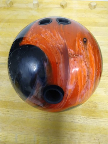 Bola de Bowling HAMMER BAD ASS 15lbs Rara Negra Naranja Remolino, Excelente Con Bolsa Tormenta - Imagen 10 de 13