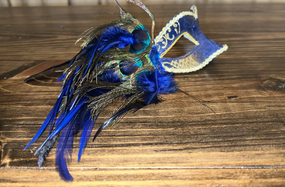 Masquerade Ball Party Mask Marti Gras Women Blue Peacock Feather Mask - Image 3 of 4