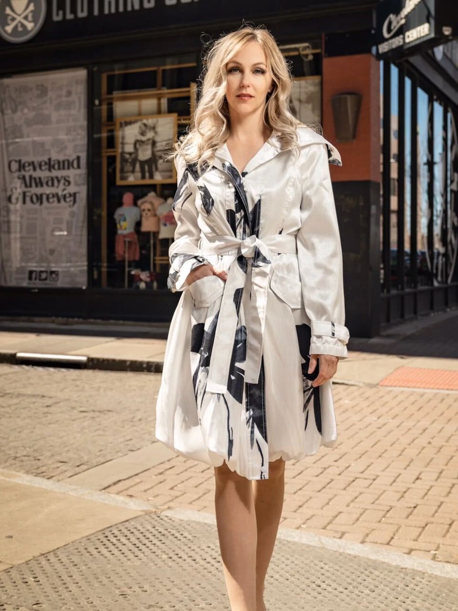 SAMUEL DONG BUBBLE COAT DRESS WHITE with BLACK FLOWER 11665 (BNWT) SAMUEL DONG BUBBLE COAT DRESS WHITE with BLACK FLOWER 11665 (BNWT)