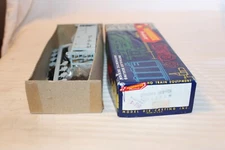 HO Scale Roundhouse, 2 Bay Covered Hopper, Rio Grande, Gray, #18496 - 3233