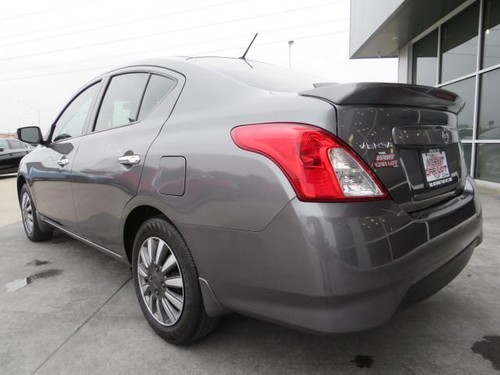 2017 Nissan Versa SV Sedan 4D - Picture 5 of 12
