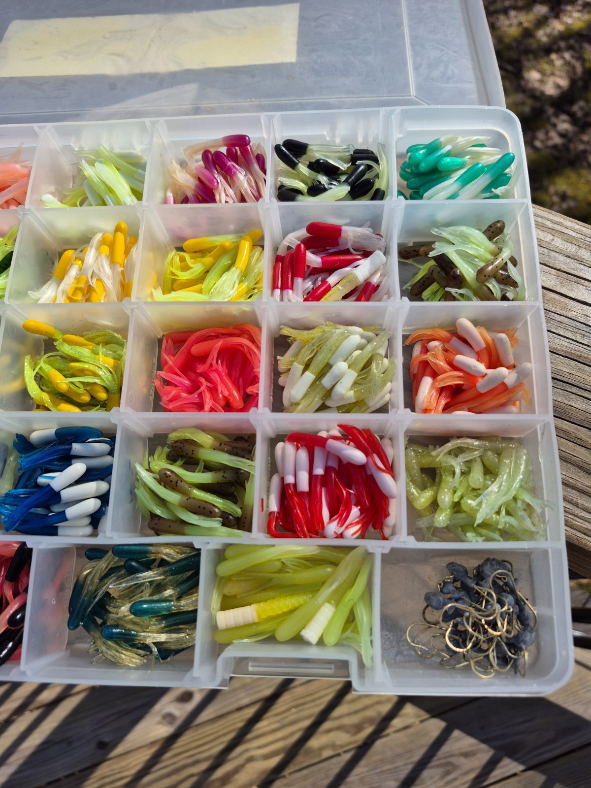 New PRO CRAPPIE TUBE KIT 1021 Pieces Southern Pro Tackle Lure Jig Head & Body  - Image 8