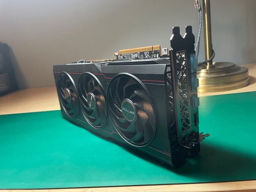 Sapphire 11323-02-20G Pulse AMD Radeon RX 7900 XT Gaming Graphics Card ...