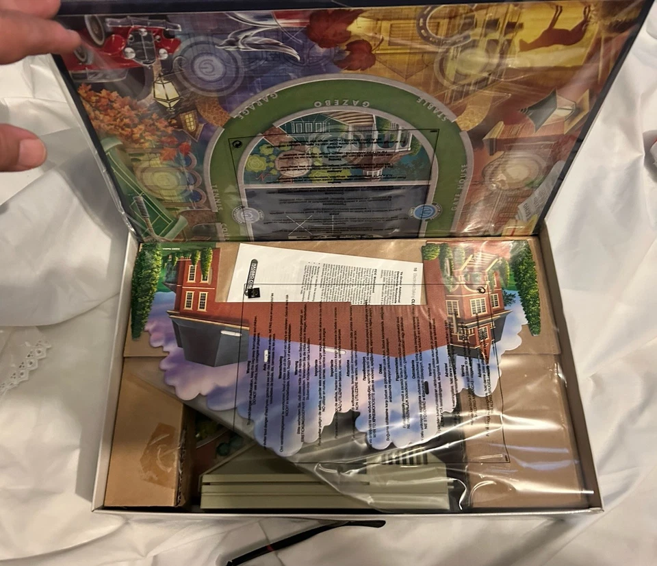 CLUE FX Electronic Talking Board Game by Parker Brothers - New Open Box - Image 3 of 4